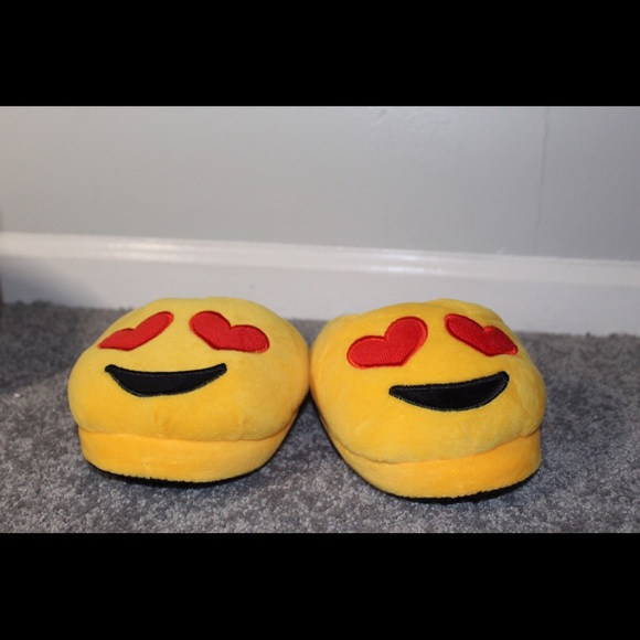 Emoji slippers - Picture 1 of 2